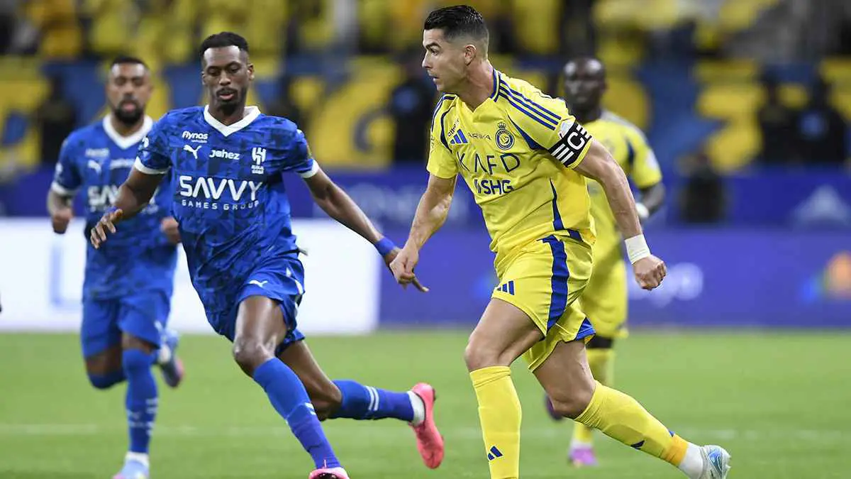 ما حقيقة تغيير ملكية الهلال والاتحاد والنصر؟