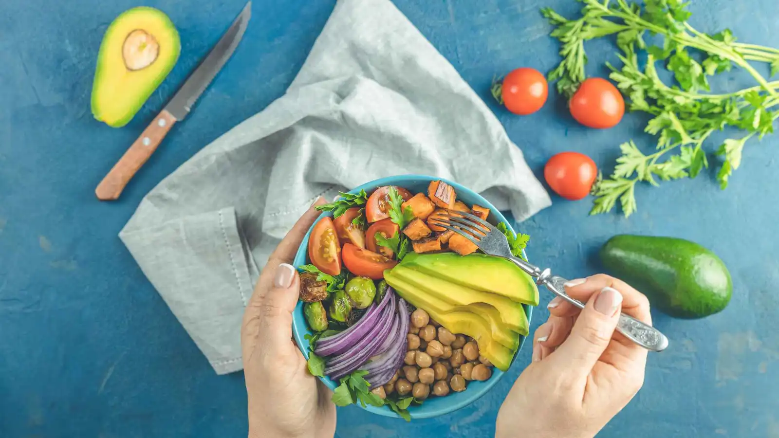 الإفراط في "الأكل النظيف".. كيف يؤثر على الصحة الجسدية والنفسية؟