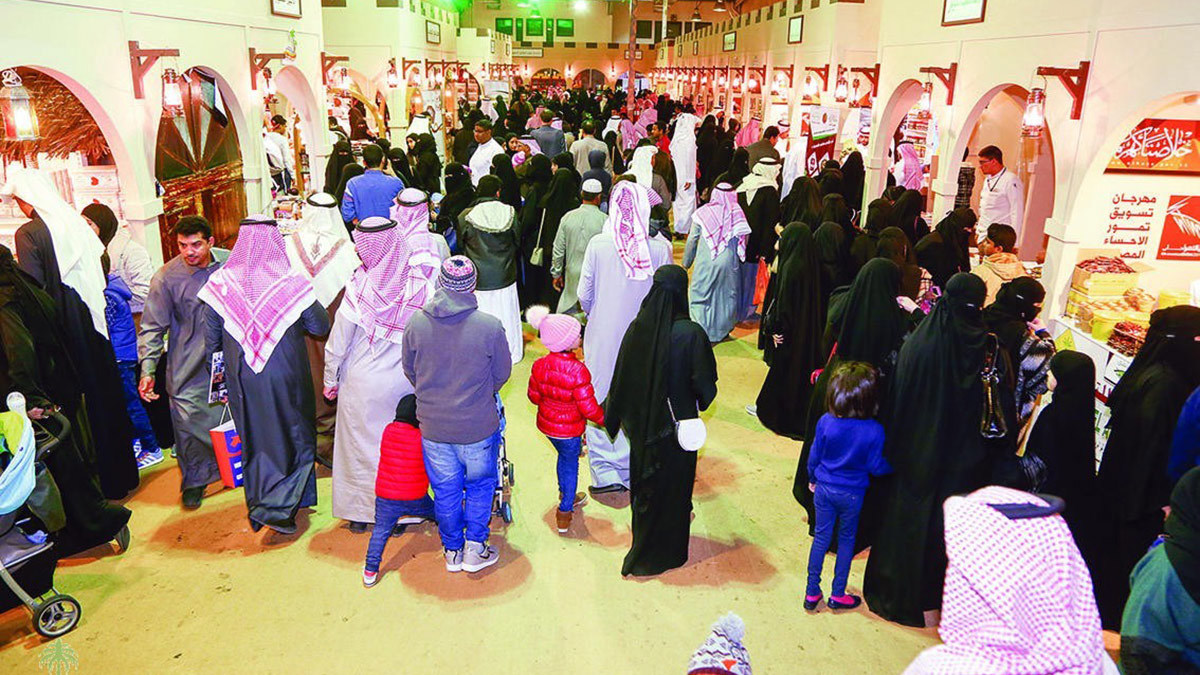 رقصة طفلة سعودية بمهرجان الأحساء للتمور تثير الجدل "فيديو"