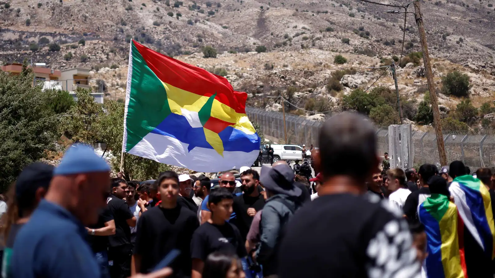 "أقلية عابرة للوطنية".. نظرة فرنسية "فريدة" للطائفة الدرزية