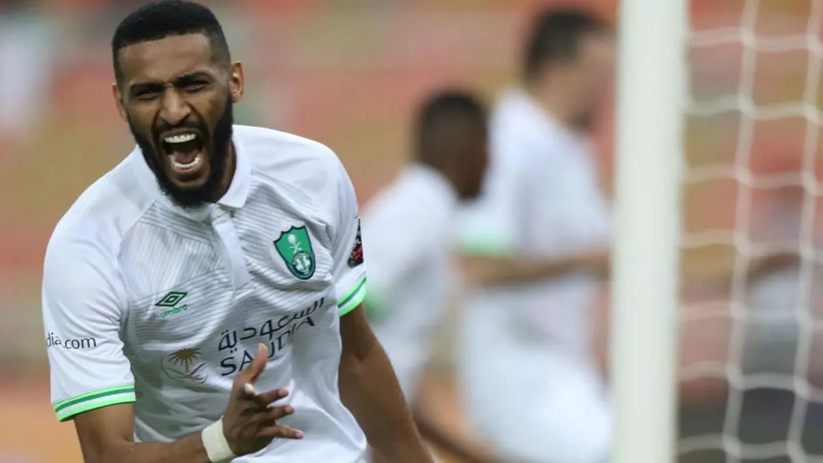 أول تعليق من مهند عسيري على حديثه مع هتان باهبري وهجوم جمهور النادي الأهلي السعودي ضده (فيديو)