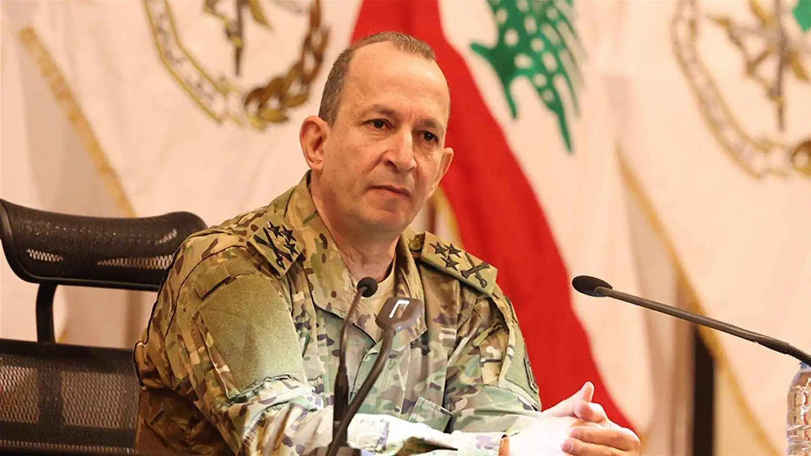 "حزب الله" يشعل خلافاً حاداً بين قائد الجيش اللبناني ونائب أمريكي (فيديو)