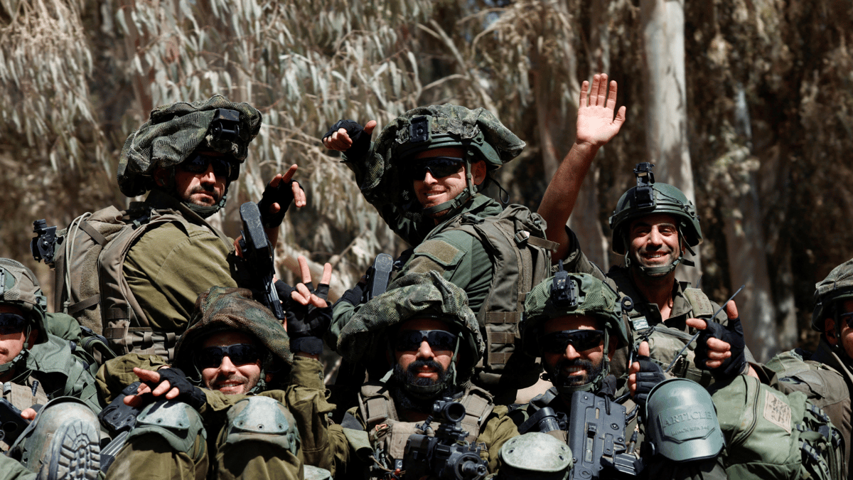 بين "رائع" و"مثير للضحك".. مقترح تجنيد عرب الداخل يفجّر جدلا في إسرائيل