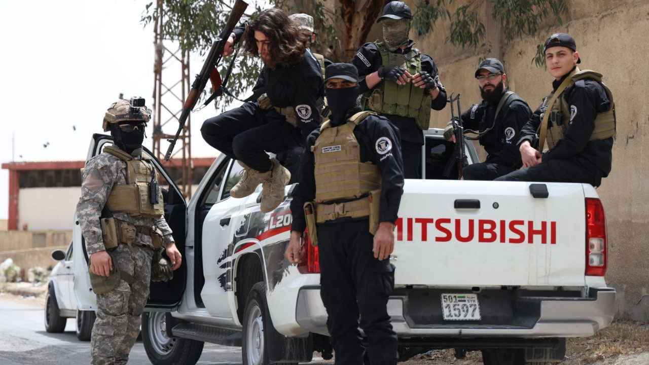 شملت الاستخبارات والقوات الخاصة.. تغييرات أمنية واسعة في سوريا