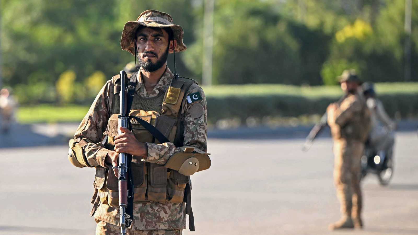 إسلام أباد: مقتل 23 جندياً باكستانياً و200 أفغاني في مواجهات دامية