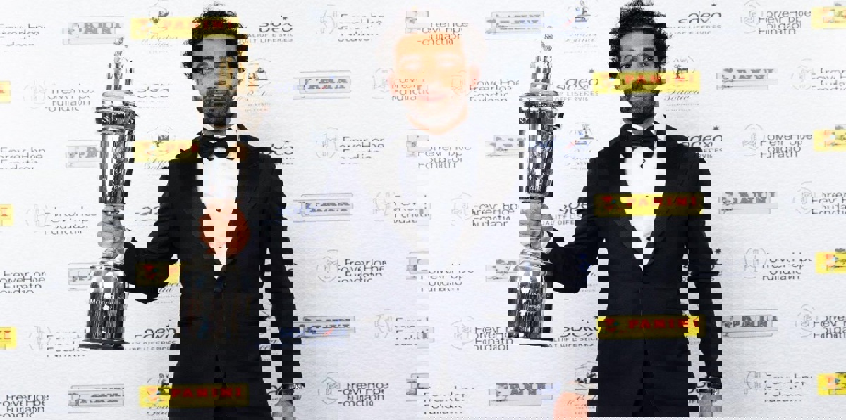 ماذا قال الأسطورة بيليه عن فوز محمد صلاح بجائزة أفضل لاعب في الدوري الإنجليزي؟ (صورة)