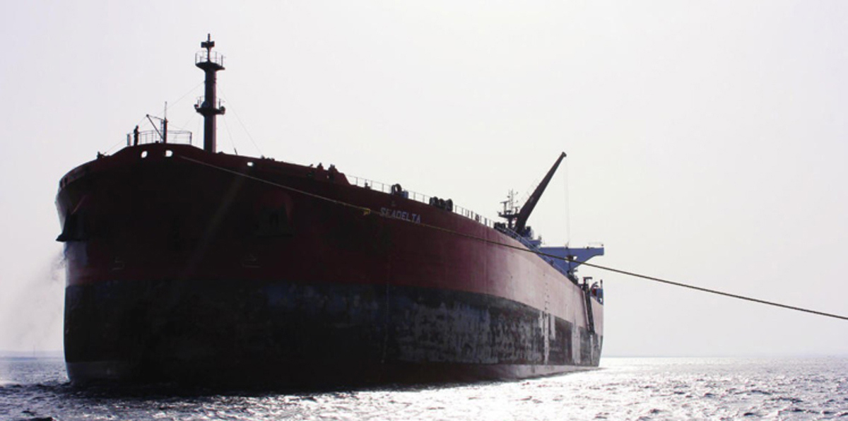 ليبيا تحتجز سفينتين تهربان "الوقود المدعوم" قبالة سواحلها