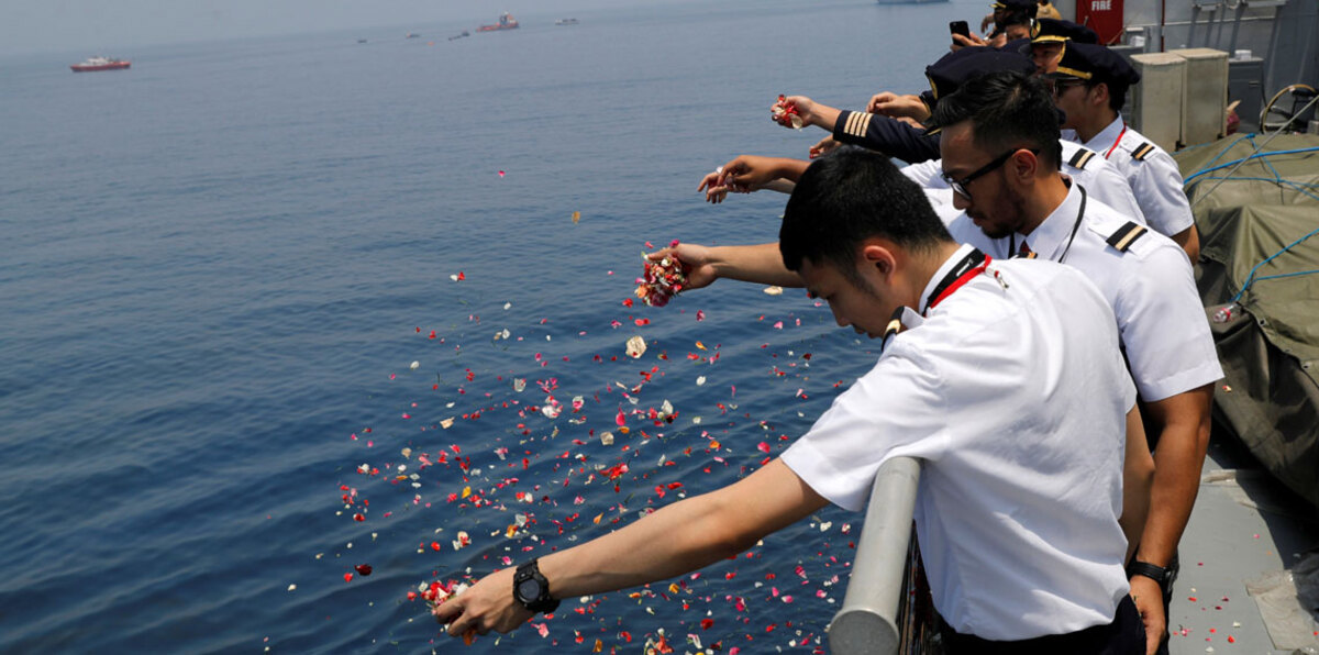 إندونيسيا توقف البحث عن ضحايا حادث تحطم طائرة "ليون إير"