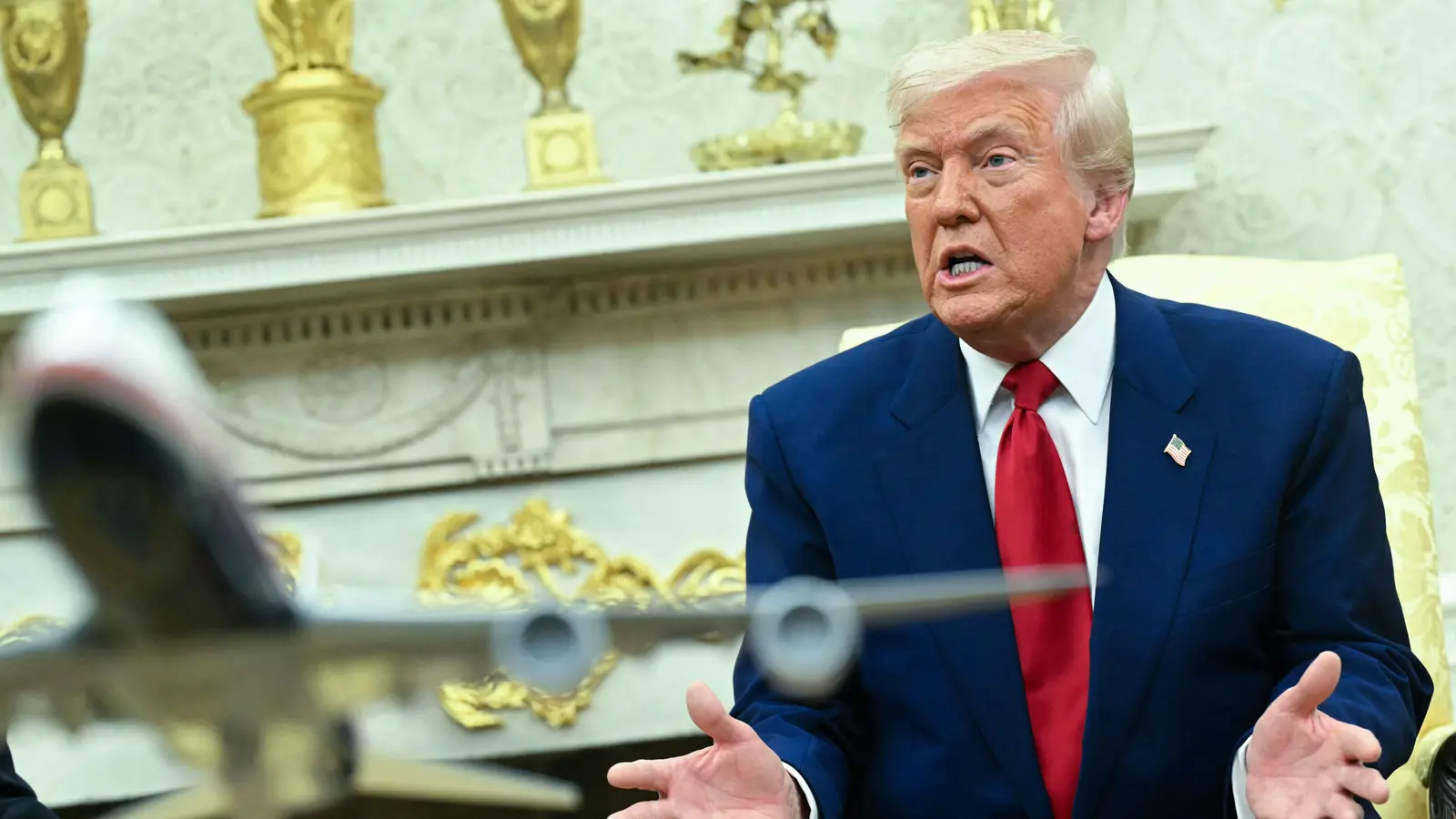 ترامب "ليس سعيدا" بسبب القصف الروسي "الجنوني" على أوكرانيا