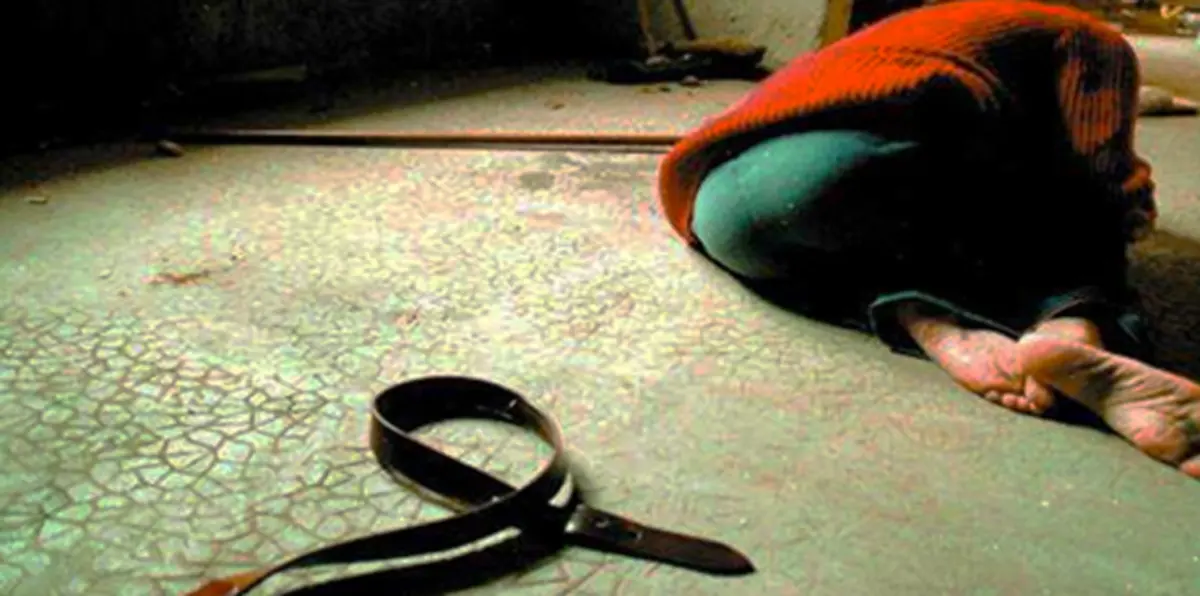 دبي.. رجلان يهاجمان امرأة بوحشية لهتك عرضها وهي عائدة من عملها