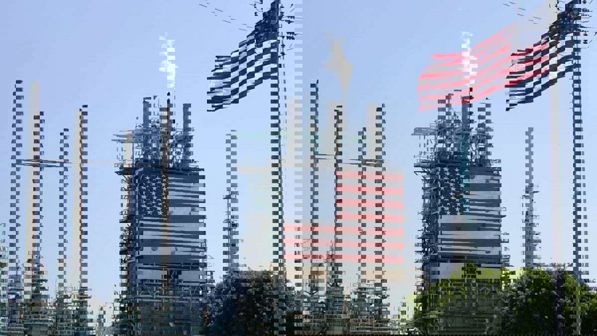 تراجع مخزون النفط في احتياطيات الطوارئ الأمريكية لأدنى مستوى منذ 1984