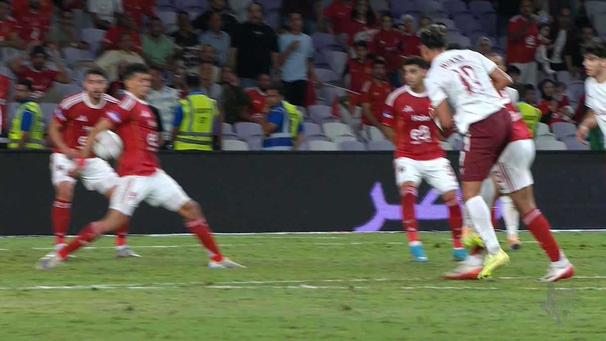 خبير تحكيمي لـ"إرم نيوز": البنا حرم سيراميكا من ضربة جزاء حاسمة أمام الأهلي