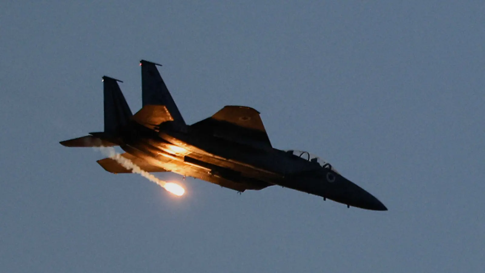 غارات إسرائيلية متزامنة تضرب طهران وأصفهان وجنوب إيران