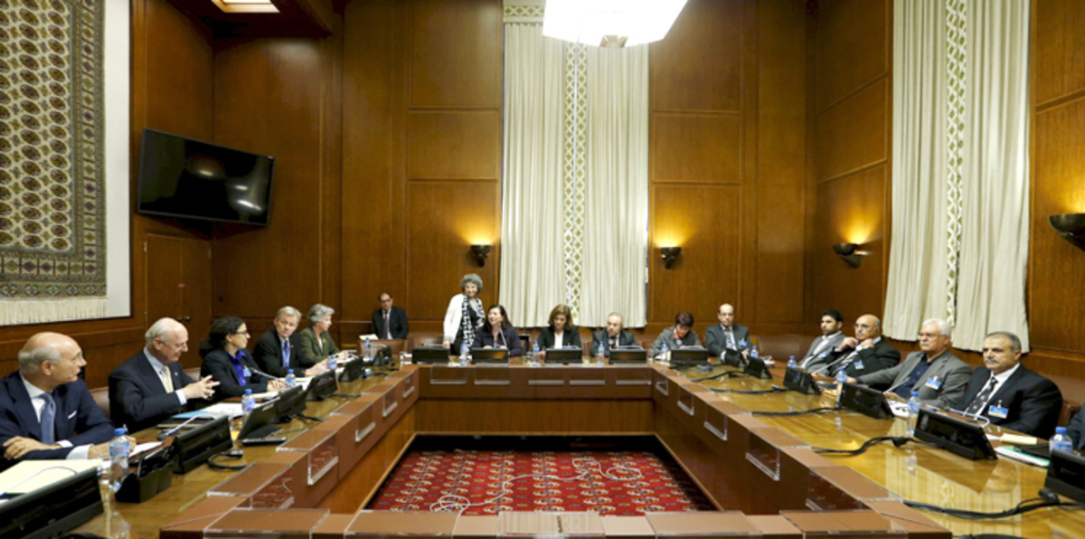 بدء محادثات جنيف رسمياً ونقاش حول مسائل إنسانية