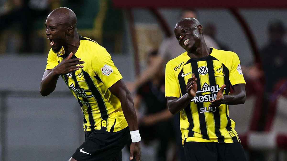 الاتحاد يهزم الرائد ويتوج بلقب الدوري السعودي رسميا