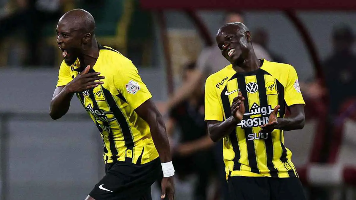 الاتحاد يهزم الرائد ويتوج بلقب الدوري السعودي رسميا