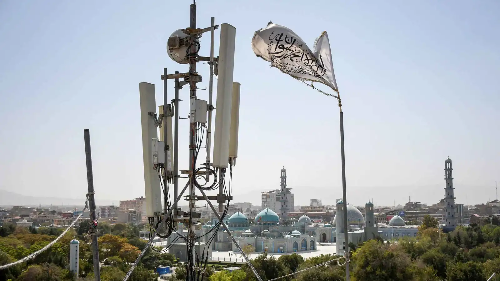 بعد حظر الألياف الضوئية.. انقطاع واسع للإنترنت في أفغانستان