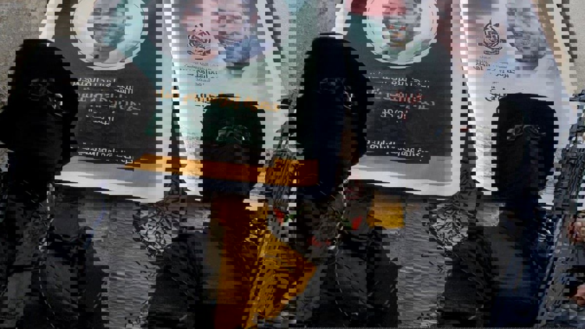 محللون: حزب الله يسعى لدفع حماس وفتح نحو مواجهة مسلحة في مخيمات لبنان