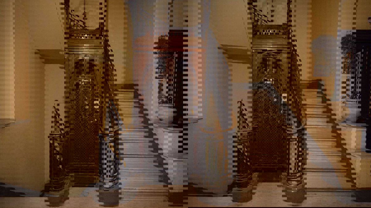 وفاة معلمة مصرية توقف بها المصعد بسبب انقطاع الكهرباء‎