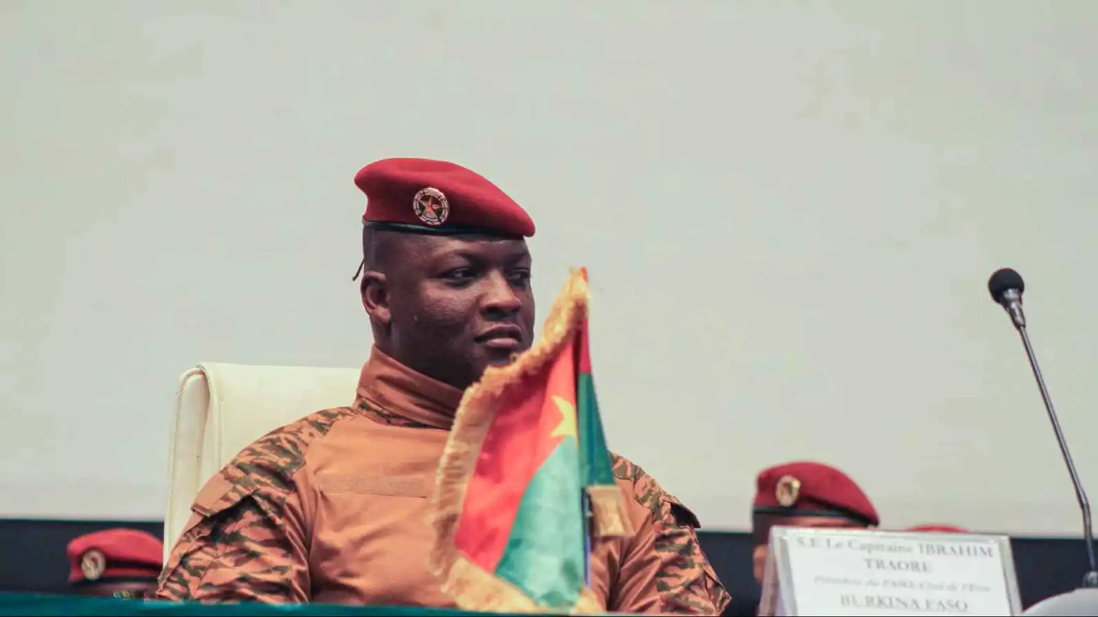 "ميثاق الثورة" يُرسّخ أركان حكم تراوري في بوركينا فاسو