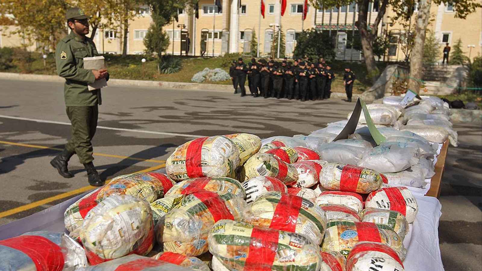 خاص- بالنساء والمسيّرات.. تكتيكات جديدة لـ "الحرس الثوري" لإغراق سوريا بالمخدرات