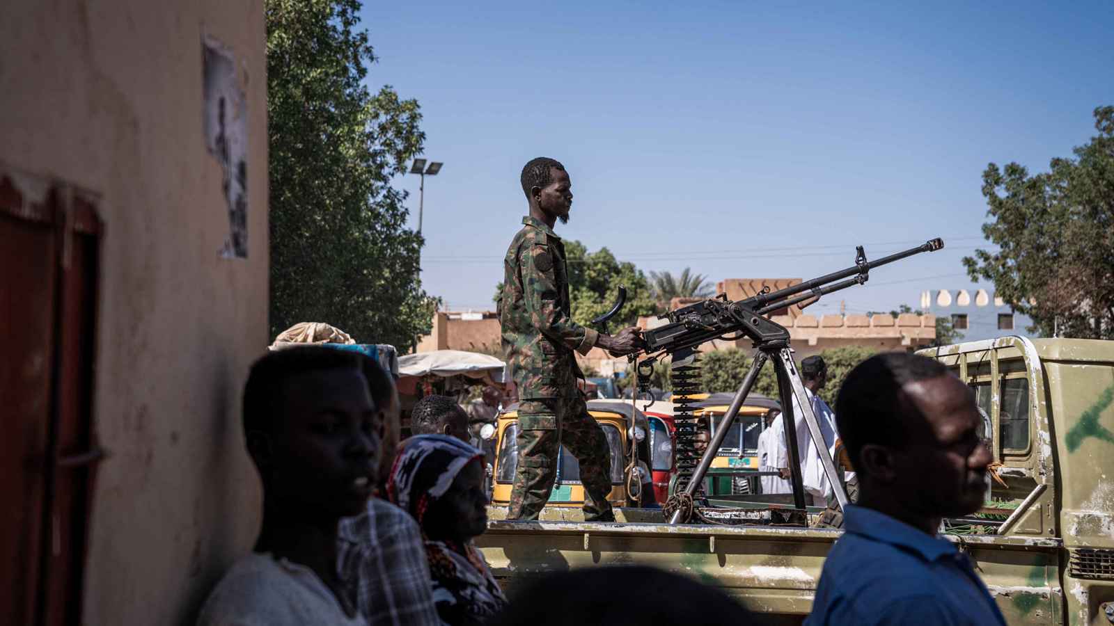خبراء: تشكيل "حكومة مدنية" خيار البرهان الأخير لوقف الحرب في السودان