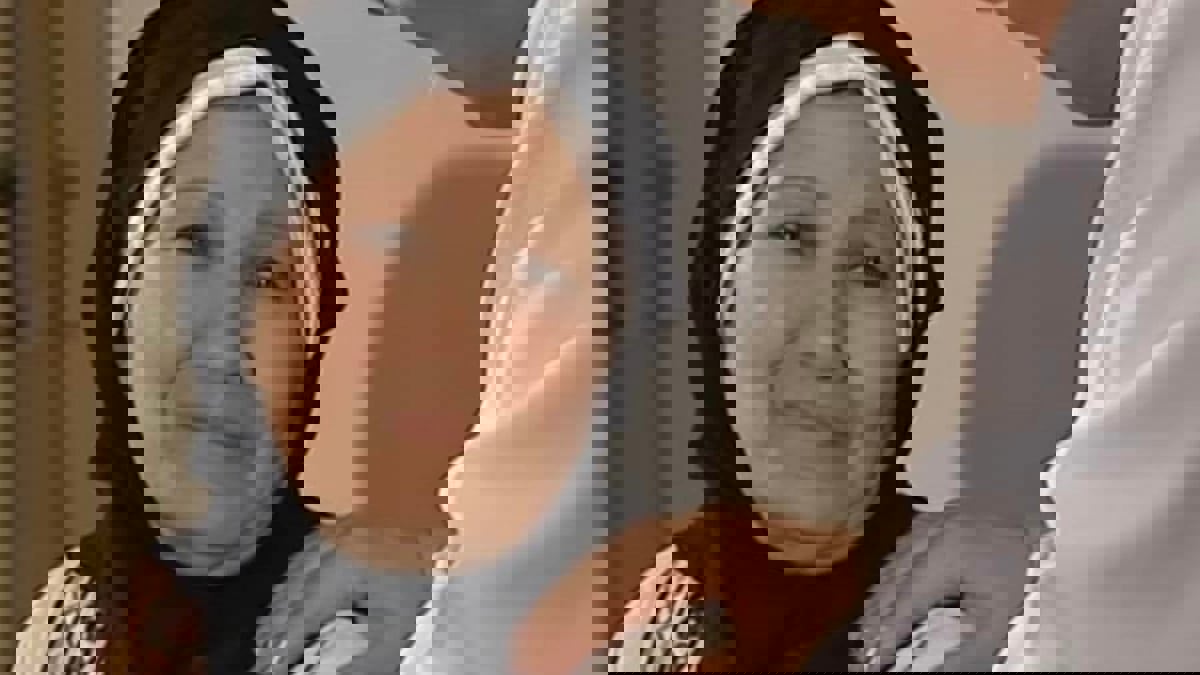 نهال عنبر تكشف لـ"إرم نيوز" سبب وجود عواطف حلمي في دار المسنين