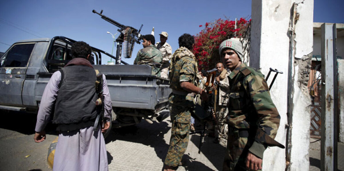 قذائف حوثية تقتل شخصين وتصيب آخر داخل السعودية