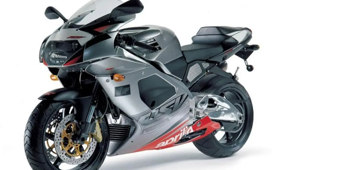 شاهد بالفيديو.. الدراجة النارية المجنونة وماذا فعلت في الناس