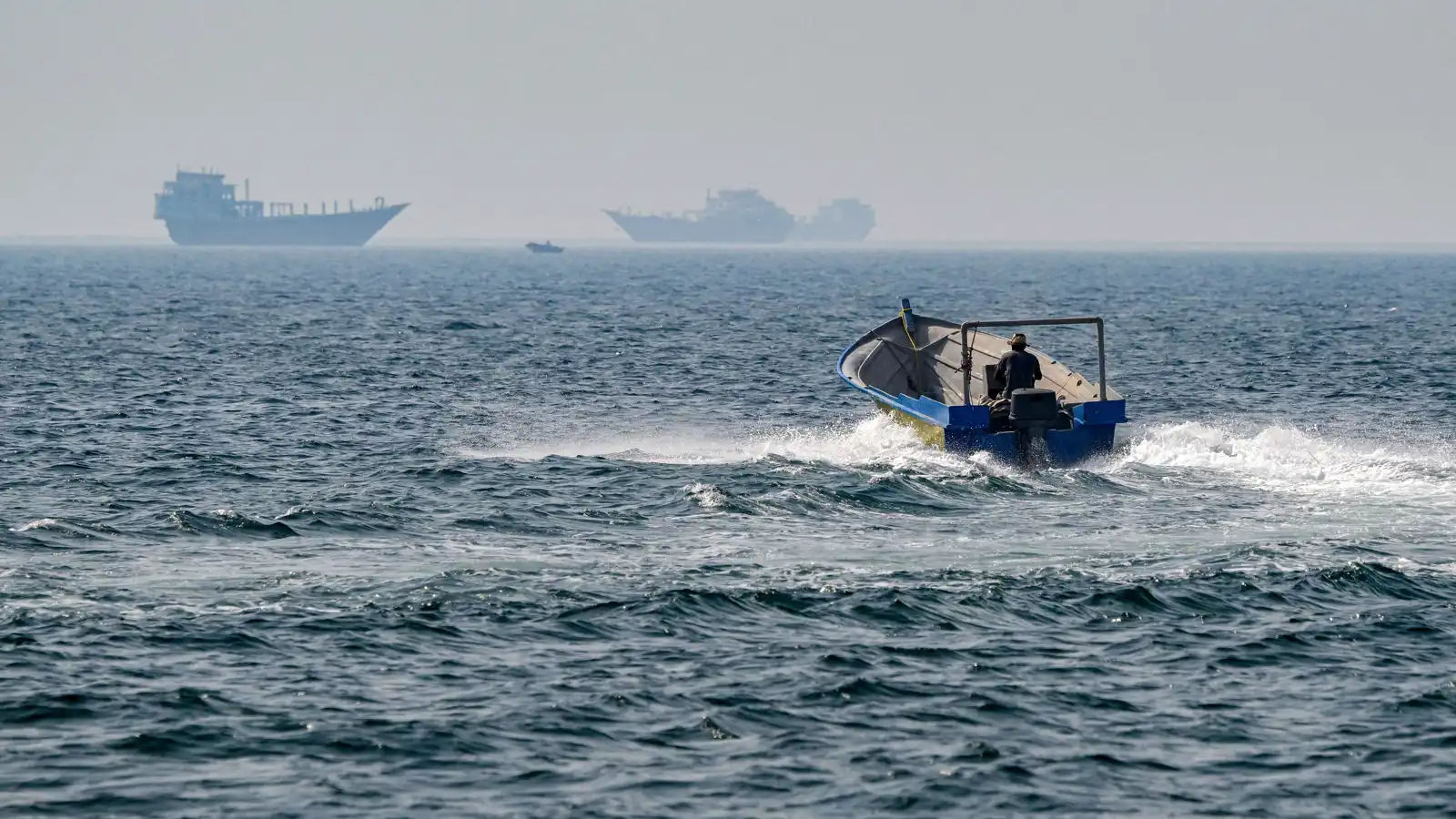 الصين على خط الأزمة.. تصعيد هرمز يهدد بتوسيع دائرة الصراع