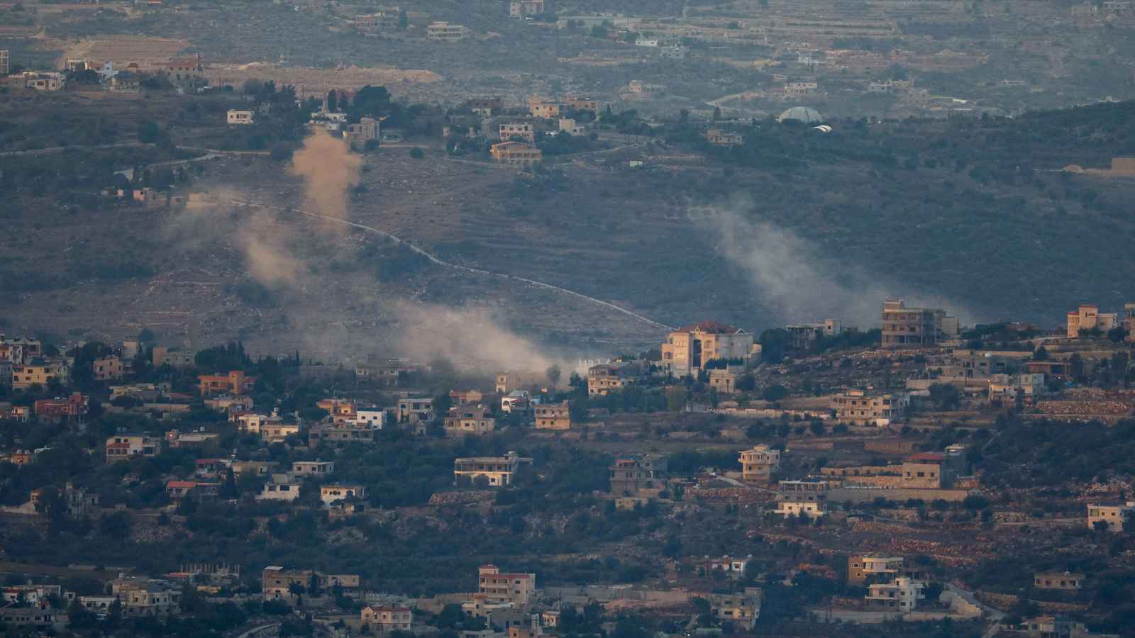 إسرائيل تعلن استهداف 20 منصة صاروخية جنوبي لبنان