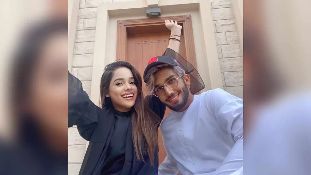 أول تعليق من الإعلامي الإماراتي أحمد خميس بعد اللفظ "الخارج" من زوجته