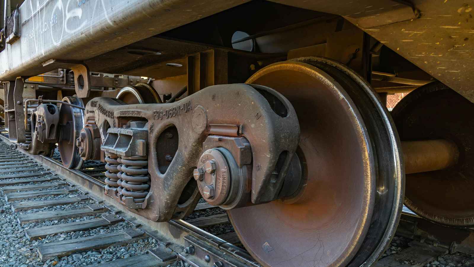 مصر.. 8 قتلى وإصابة العشرات بحادث تصادم قطار (صور)