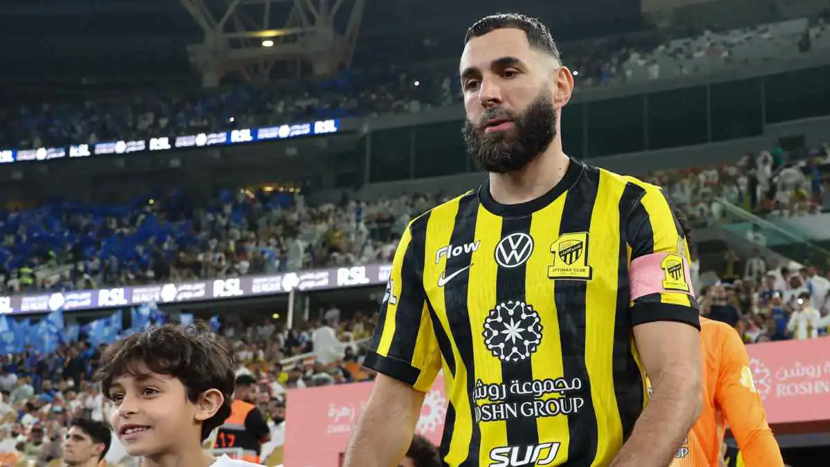 إشارة خطيرة.. هل قرر الاتحاد السعودي رحيل بنزيما؟