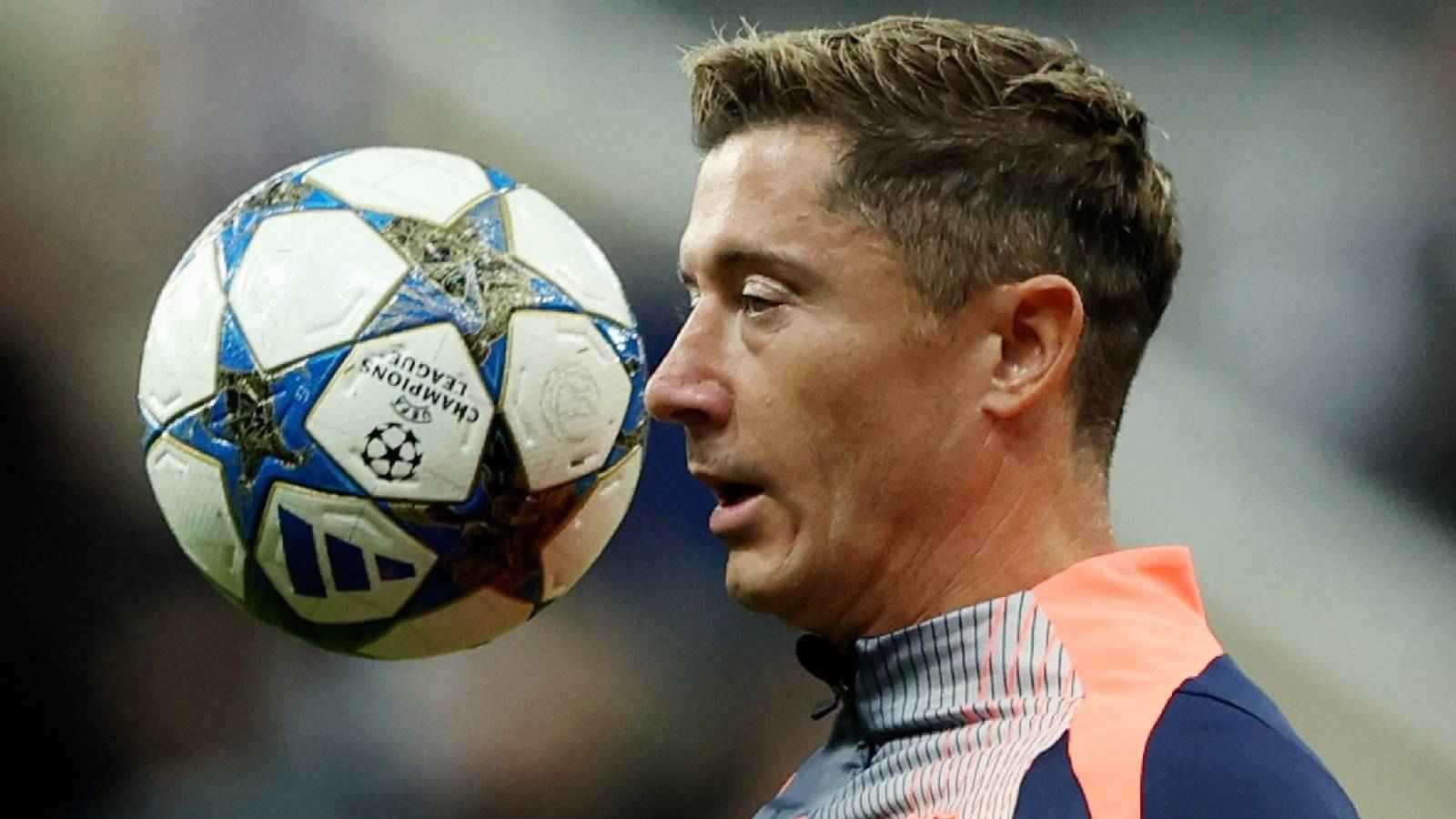 انخفاض في المستوى.. جمهور برشلونة يرفض بديل ليفاندوفسكي