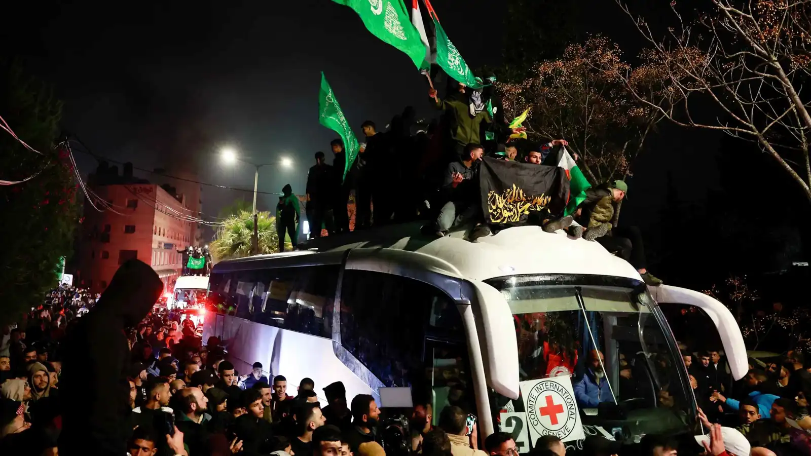 تغيير مفاجئ.. إسرائيل تستبدل أسماء 10 أسرى فلسطينيين