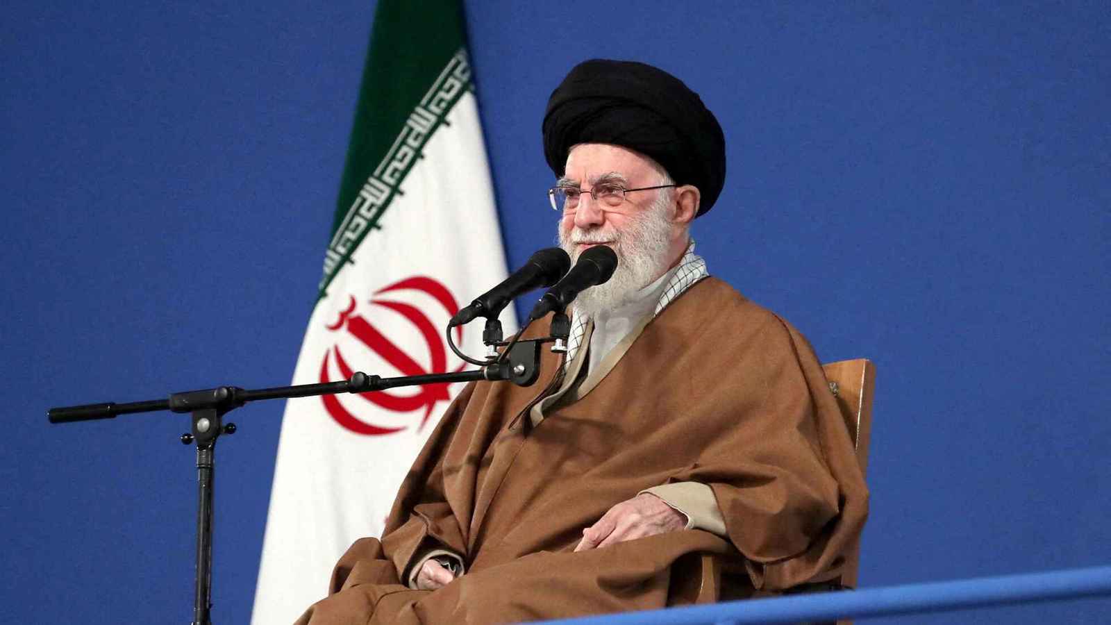 نشرة تابعة لخامنئي: إيران تملك "اليد العليا" في المفاوضات مع أمريكا