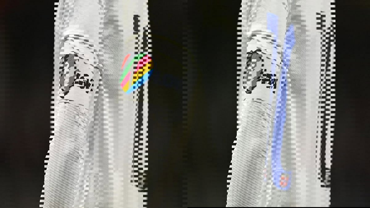 ما هي شارة دعم المثليين ولماذا يحظرها الفيفا؟