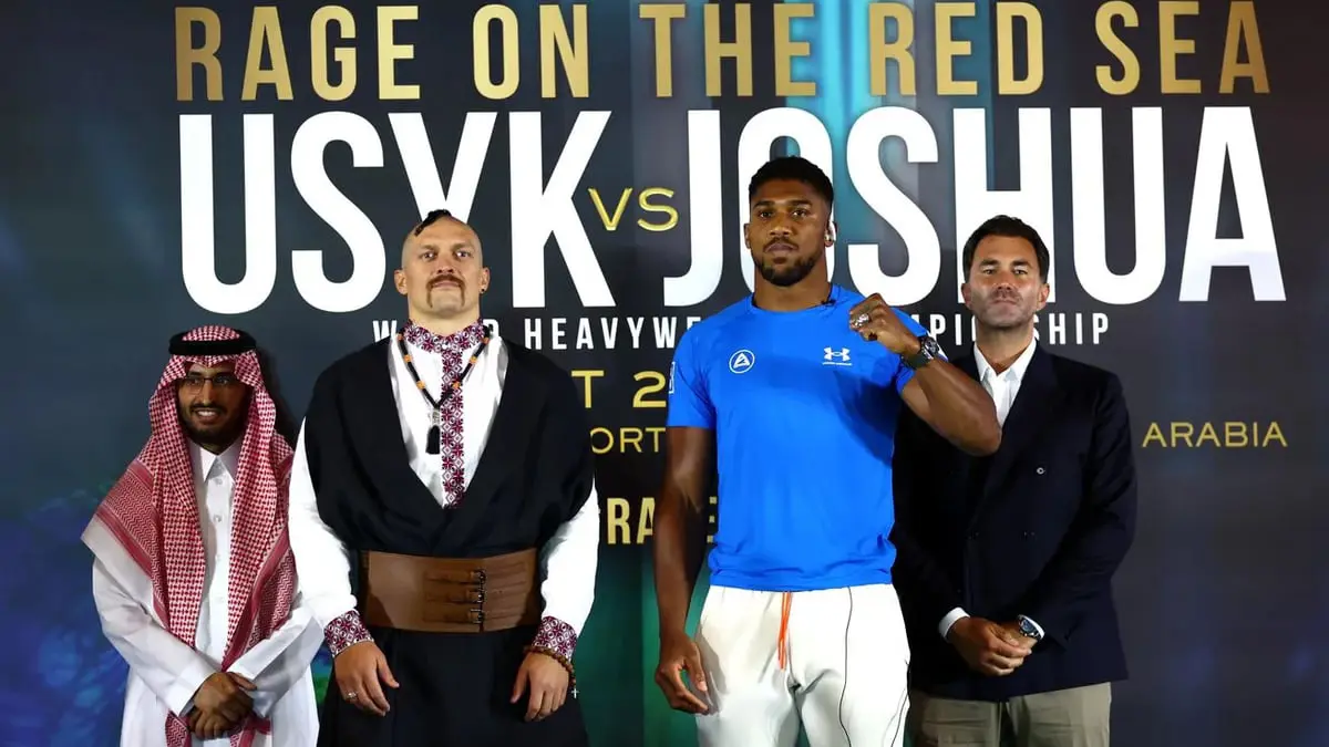 قبل إعادة النزال في جدة.. أوسيك وجوشوا الأثقل على الإطلاق