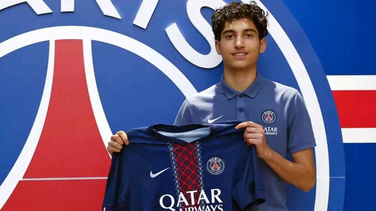 بعد خليل العياري.. جوهرة تونسية جديدة تغزو أسوار باريس سان جيرمان