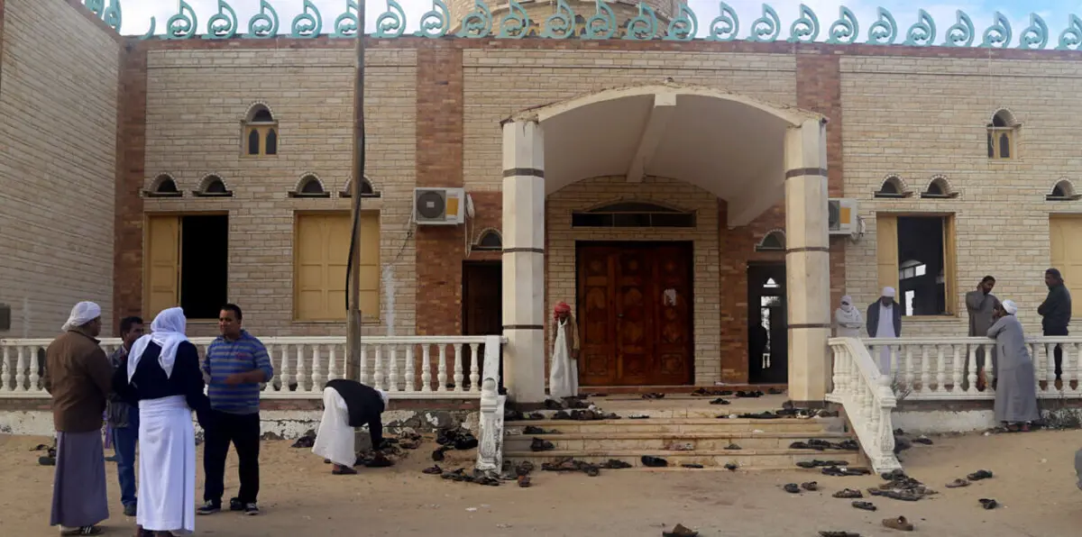 مصر.. أداء أول صلاة في مسجد الروضة بعد أسبوع على الهجوم الدامي