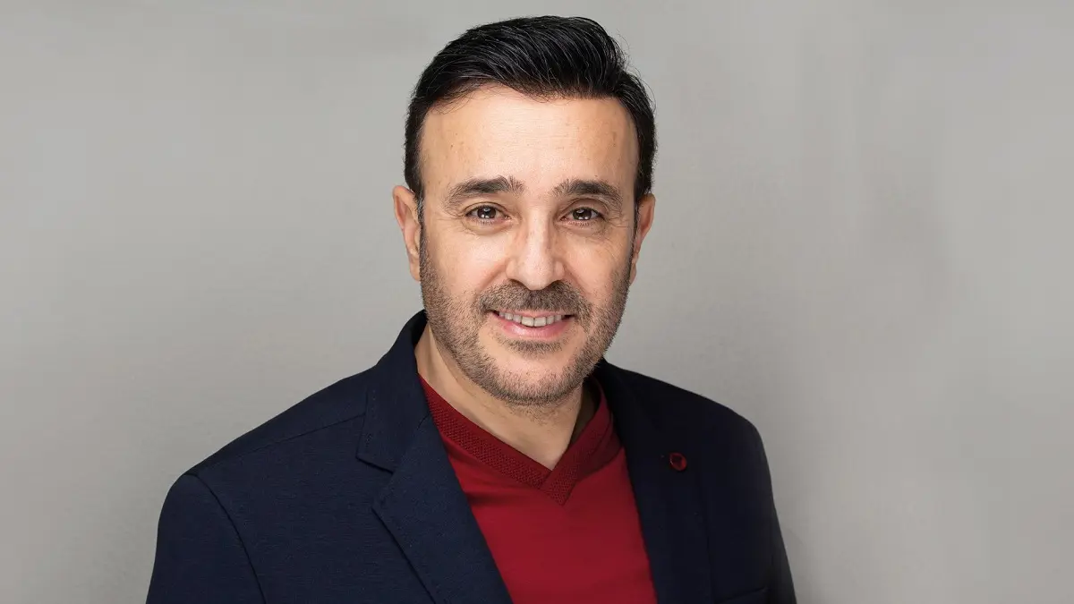 صابر الرباعي يتخلى عن هدوئه ويشتبك مع شخص في مقلب 5 نجوم (فيديو)‎