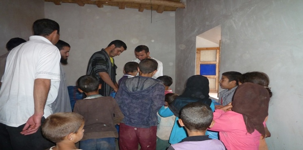 الشرطة المغربية تحاصر جمعية خيرية توزع مساعدات العيد