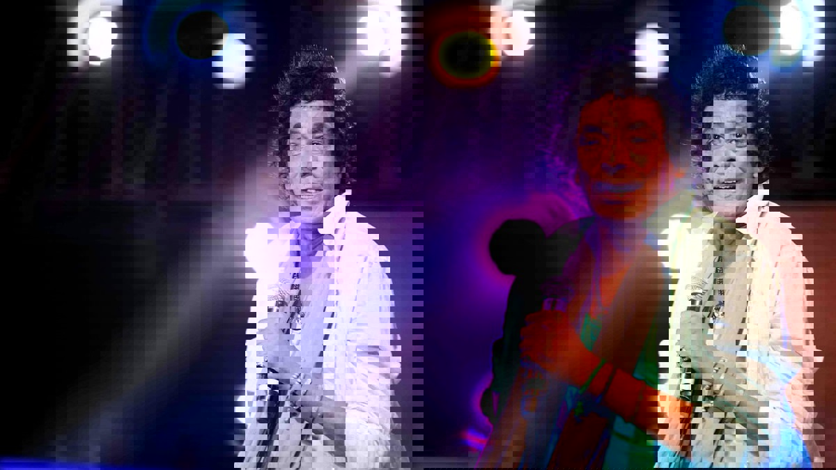 حقيقة إجراء محمد منير عملية جراحية في ألمانيا؟