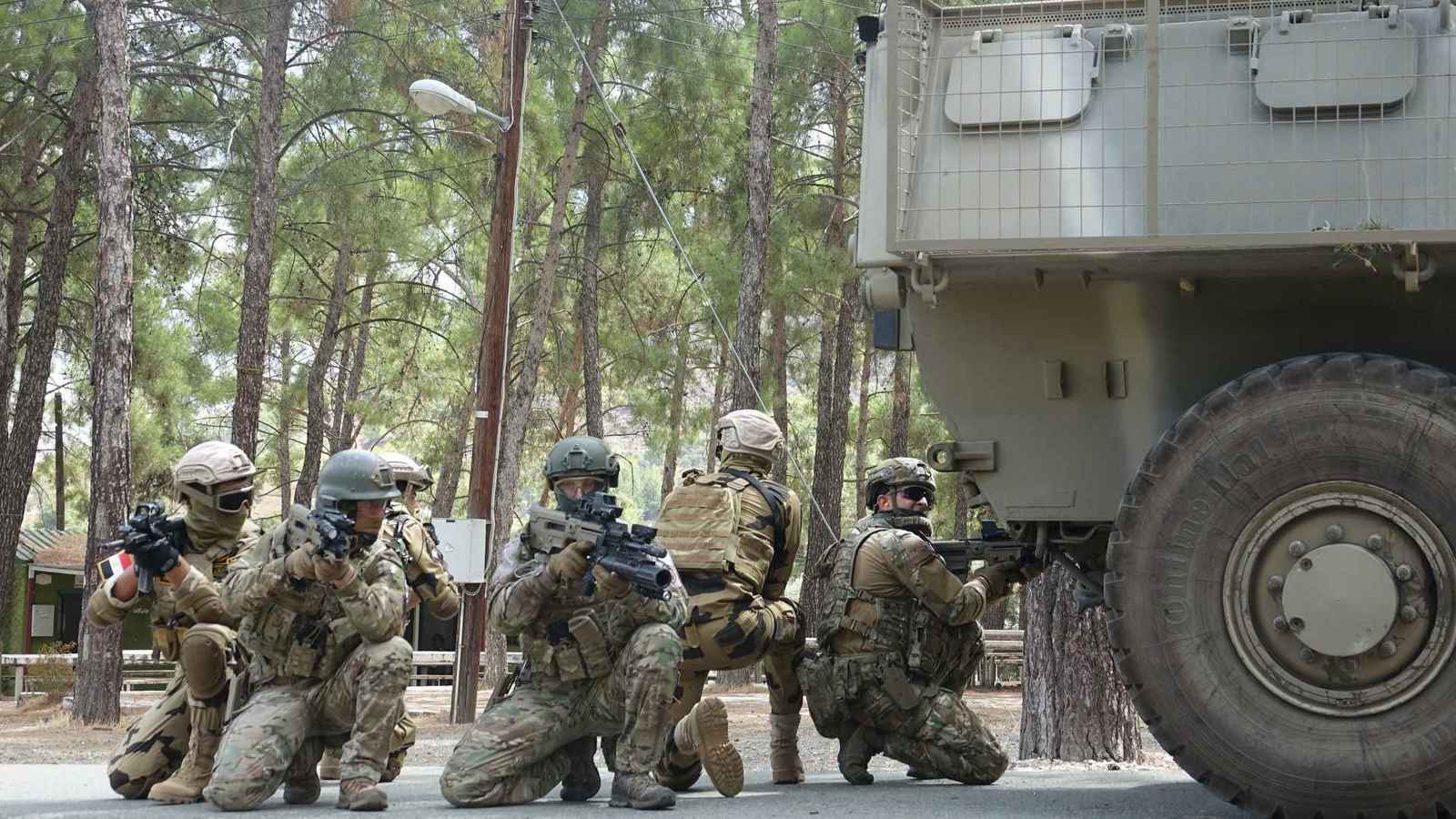 مسؤولون أمريكيون يزورون قبرص لتطوير قدراتها الدفاعية