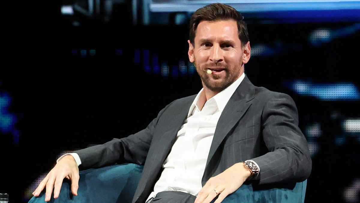 ميسي يكشف سر رفضه عرض الهلال السعودي