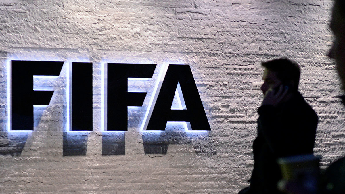 "الفيفا" يهدد إيران مجددًا بحظر أنشطتها الرياضية بسبب التدخل الحكومي