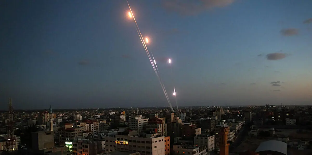 الاحتلال يقصف موقعًا لحماس في خانيونس والمقاومة تطلق صاروخًا صوب عسقلان