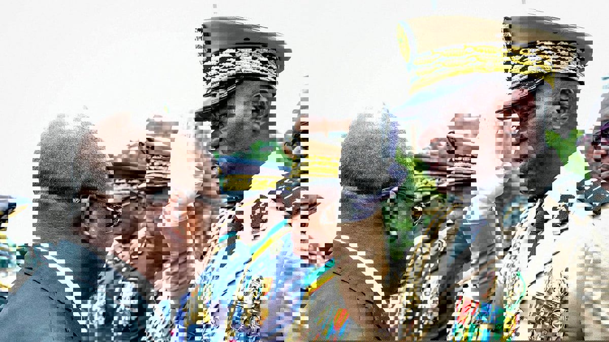 المجلس العسكري بالجابون يعيد تعيين رئيس الوزراء السابق ريمون ندونج سيما