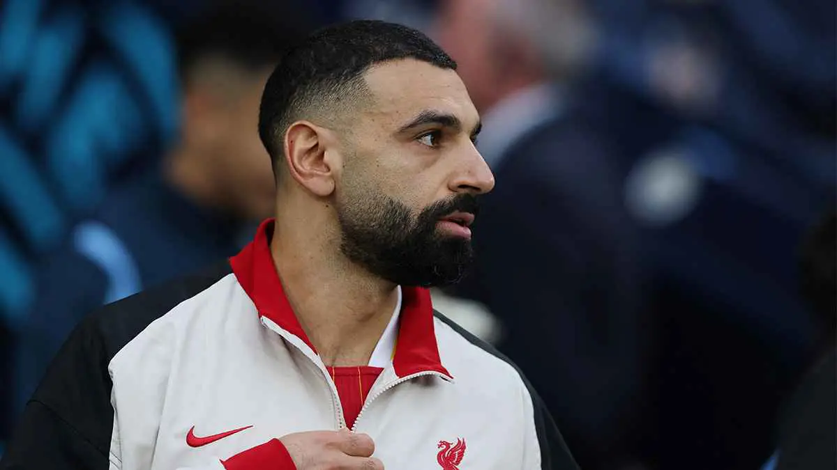 لن يفوز بالكرة الذهبية.. أسطورة يونايتد يصدم محمد صلاح